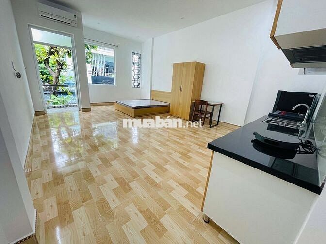CHÍNH CHỦ CHO THUÊ STUDIO 40M2, BAN CÔNG GẦN NGAY BIỂN
