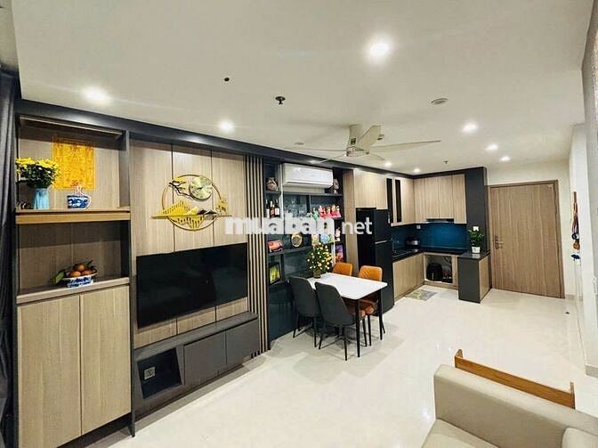 Cần bán 2PN-55m-4 tỷ Vinhomes Smart City