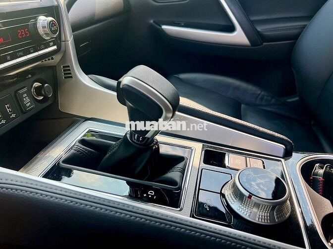 Mitsubishi Pajero Sport 2023 Đen