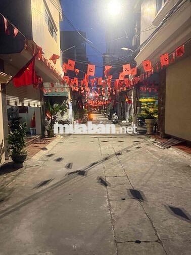 ĐẤT PHÂN LÔ QUÂN ĐỘI SÁT QL32 , GA METRO NHỔN , OTO TRÁNH +vỉa hè