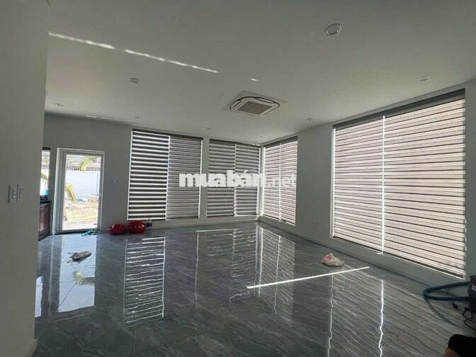 CHO THUÊ TẦNG 1 SÂN VƯỜN PHƯỜNG LONG BÌNH TÂN GIÁ 7 TRIỆU