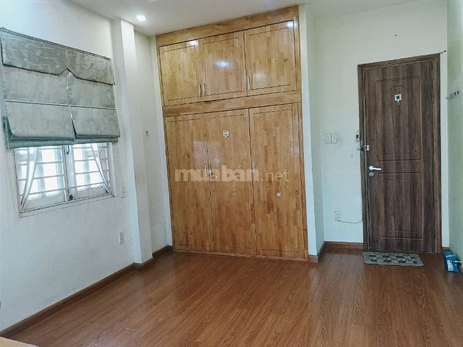 PHÒNG 2 CỬA SỔ THOẢNG, BẾP, BAN CÔNG, WC RIÊNG 4,8TR HBC PN