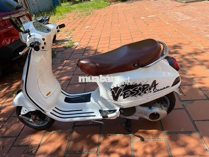 Piaggio Vespa màu Trắng