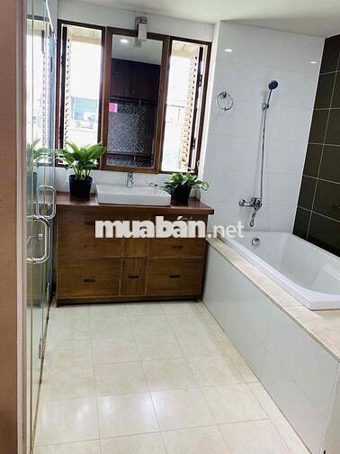 Phòng gần chợ Bà Chiểu có ban công, WC riêng, có bếp