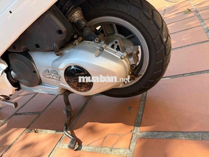 Piaggio Vespa màu Trắng