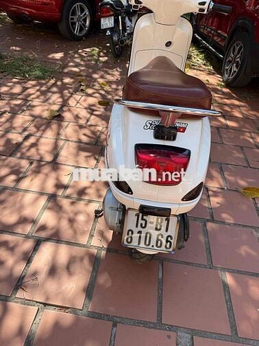 Piaggio Vespa màu Trắng