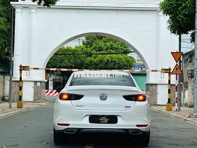Mazda 3 2020 1.5 Luxury Trắng 3.900km