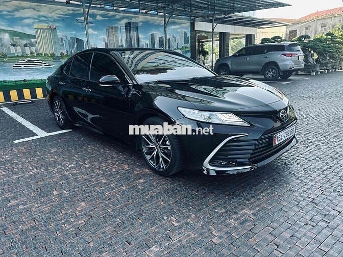 Toyota Camry 2022 2.0 Q 40000 Km Đen