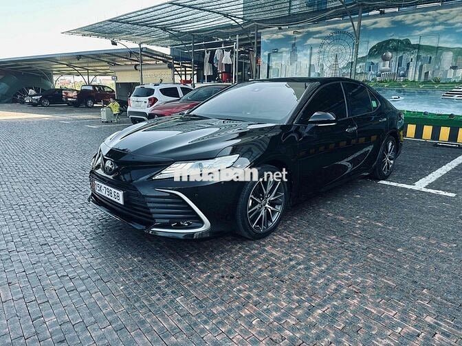 Toyota Camry 2022 2.0 Q 40000 Km Đen
