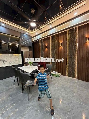 Nhà 3 tầng mới hoàn thiện tại P. Phú Thuận, quận 7