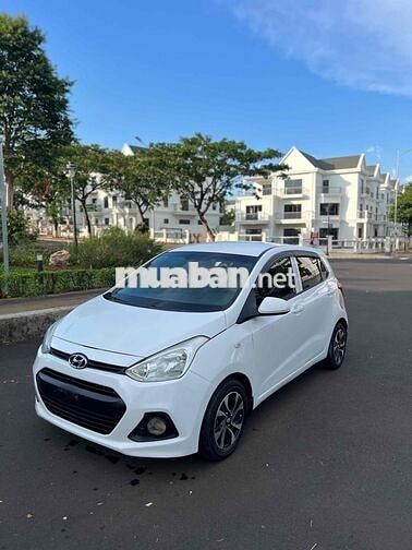 Hyundai i10 Base 2015 Trắng