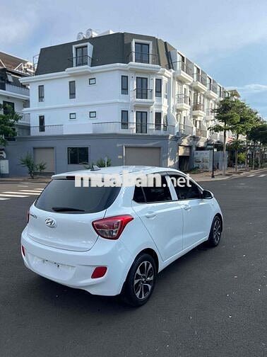 Hyundai i10 Base 2015 Trắng