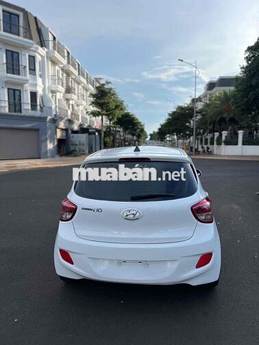 Hyundai i10 Base 2015 Trắng