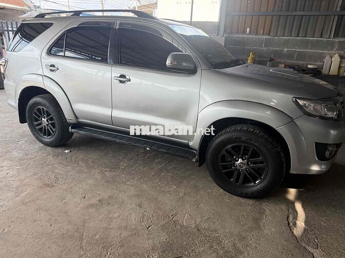 Toyota Fortuner 2016 Bạc
