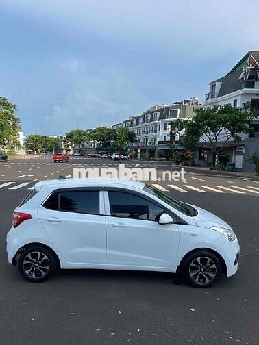 Hyundai i10 Base 2015 Trắng