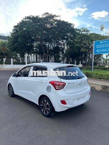 Hyundai i10 Base 2015 Trắng