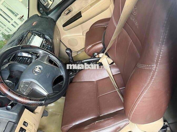 Toyota Fortuner 2016 Bạc