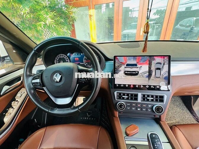 Bán xe VinFast LUX SA2.0 Trắng