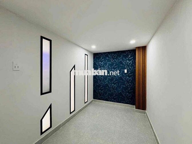 1 trệt 1 lầu 3 phòng ngủ 2 tolet 1 ban công