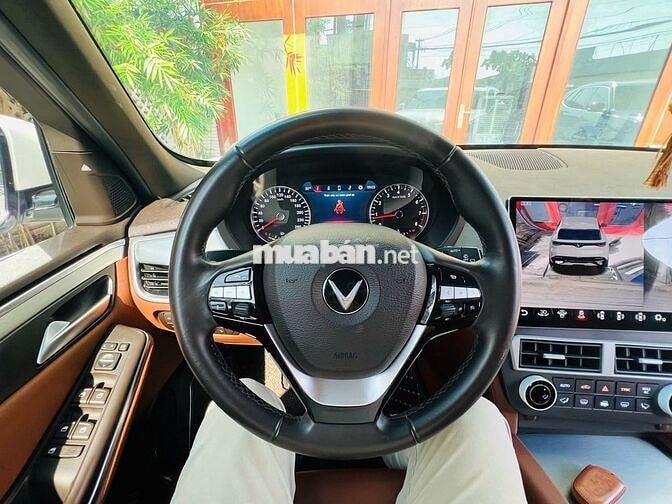Bán xe VinFast LUX SA2.0 Trắng