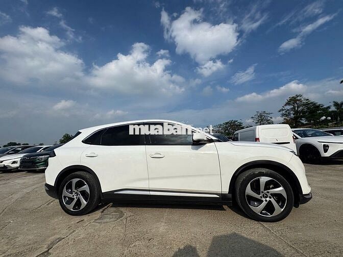 VinFast VF8 sản xuất 2023 ECO, màu trắng