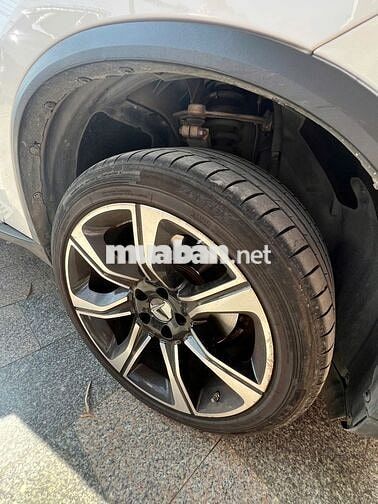 Bán xe VinFast LUX SA2.0 Trắng