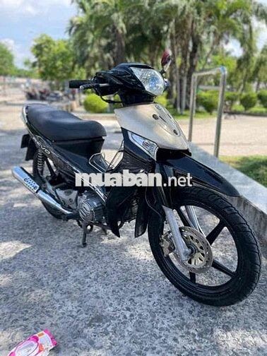 Revo 2012 , giấy tờ đầy đủ , xe đẹp liền lạc