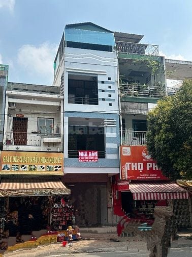 CHÍNH CHỦ BÁN GẤP NHÀ 2 MẶT TIỀN TRƯỚC SAU-KHÔNG CÂY CỐNG CỘT ĐÈN