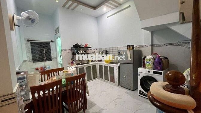 Cho thuê nhà full nội thất hẻm xe tải