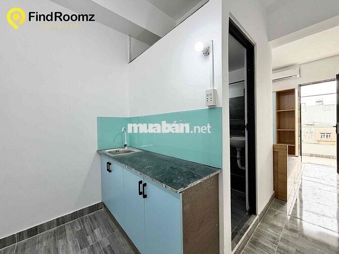 Studio Ban Công To Đùng Mặt Tiền Dương Quảng Hàm