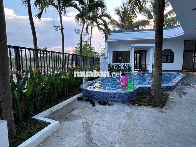 Cho thuê villa có hồ bơi mới xây khu vực Sentosa Điện Ngọc,Đà Nẵng.