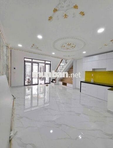 Cần bán gấp nhà 2PN / 1NVS Hóc Môn diện tích 72,7 m2 giá 1 tỷ 050