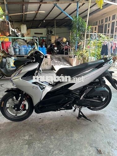 Honda Air Blade 125 2025 Bạc