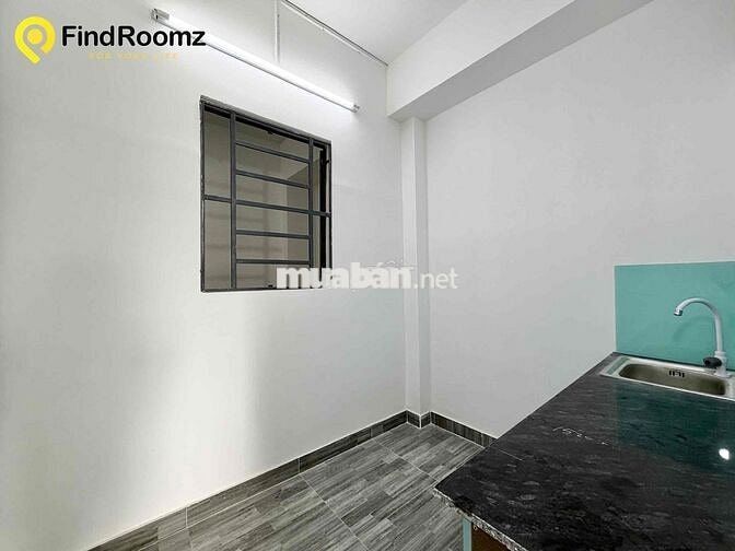 Studio Ban Công To Đùng Mặt Tiền Dương Quảng Hàm