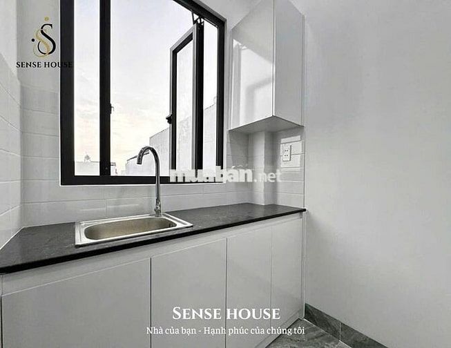 STUDIO CƯA SỔ TRỜI SIEEU THOÁNG- NHÀ MỚI XỊN ĐẸP- NGAY HOÀ BÌNH