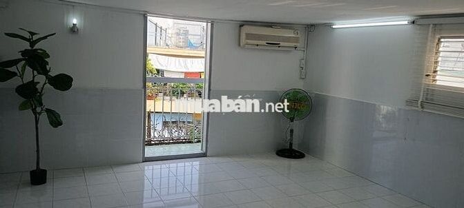 Cho thuê căn hộ mini lầu 4 nhà chung cư tập thể