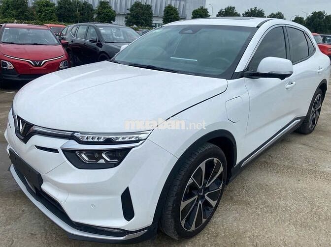 Vinfast VF8 Plus 2024 Trắng 12.731 km