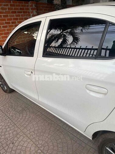 Mitsubishi Attrage 2017 Trắng