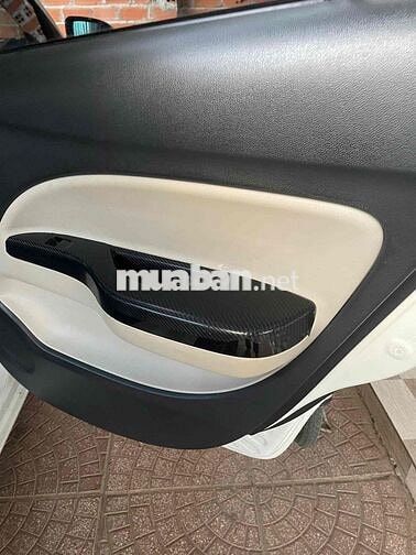 Mitsubishi Attrage 2017 Trắng