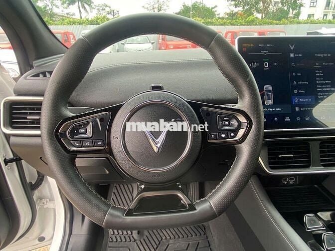 Vinfast VF8 Plus 2024 Trắng 12.731 km