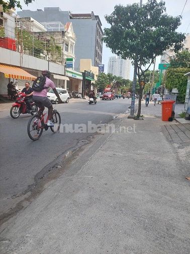 Bán nhà cấp 4 mặt tiền Quốc Hương, 8.6x20m đất, sổ hồng riêng
