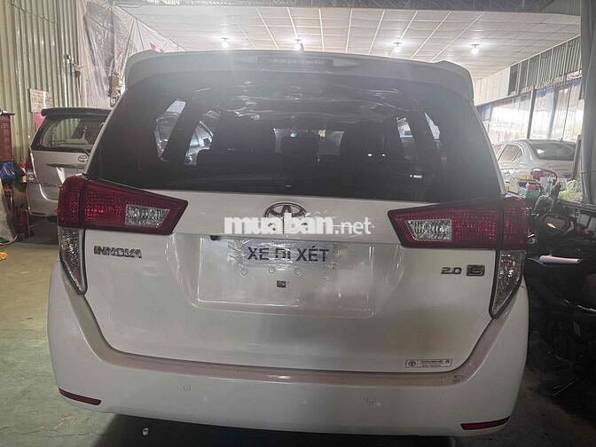 Toyota Innova 2017 2.0E Trắng