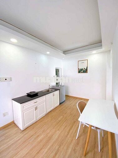 1 Phòng ngủ , tách bếp , ban công siêu rộng , view cực đẹp chỉ 7 tr