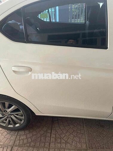 Mitsubishi Attrage 2017 Trắng