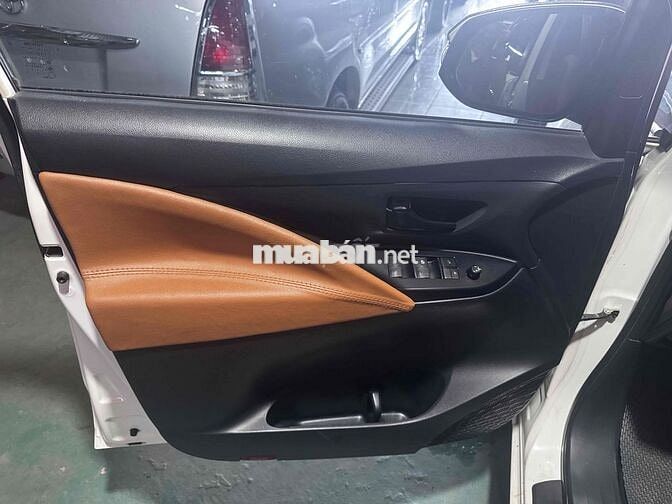 Toyota Innova 2017 2.0E Trắng