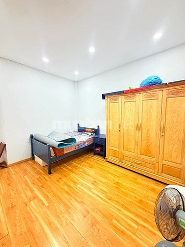 Nhà Giá Rẻ Lạc Long Quân - 45m2 - 2 Tầng mới đẹp - Chỉ 4.599 tỷ