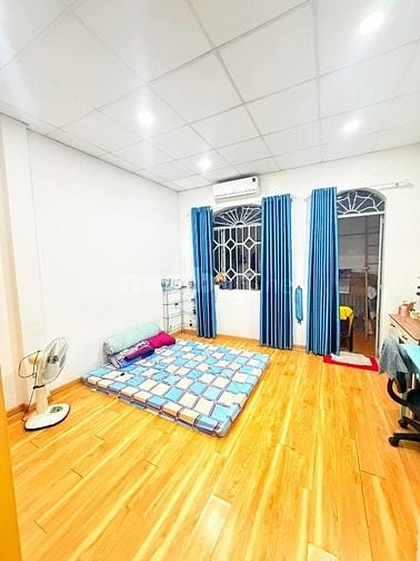 Nhà Giá Rẻ Lạc Long Quân - 45m2 - 2 Tầng mới đẹp - Chỉ 4.599 tỷ