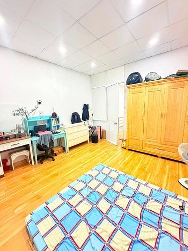 Nhà Giá Rẻ Lạc Long Quân - 45m2 - 2 Tầng mới đẹp - Chỉ 4.599 tỷ