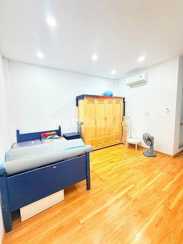 Nhà Giá Rẻ Lạc Long Quân - 45m2 - 2 Tầng mới đẹp - Chỉ 4.599 tỷ