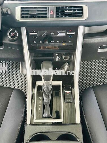 Mitsubishi Xpander Cross 2023 Trắng 28.000 km